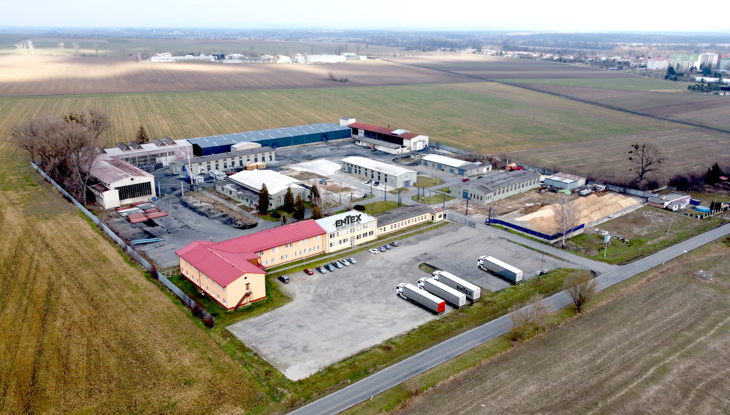 areál z dronu